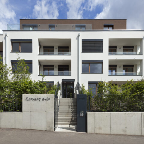Rezidence Červený dvůr, MS architekti: https://www.wemakespaces.archi/cs/prace/rezidence-cerveny-dvur